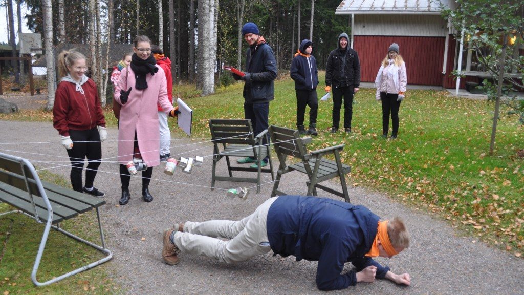 Rajamuodollisuudet hämmensivät pakolaisuussimulaation osallistujia.