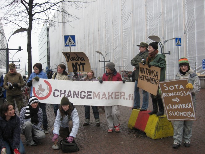 Kännykkäsi todellinen hinta? -tempaus 4.4.2009