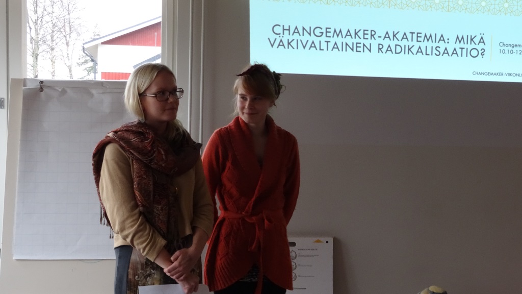 Changemaker Akatemialaiset Katariina ja Ruut kouluttivat radikalisaatiosta ja sen ehkäisemisestä.