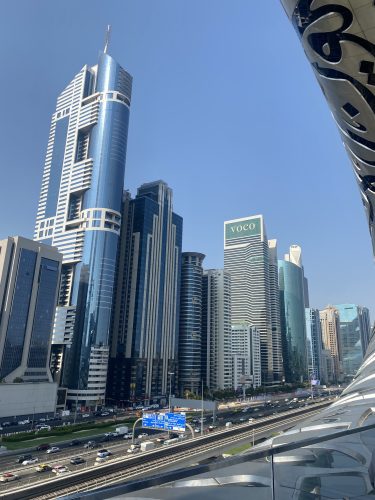 Pilvenpiirtäjiä Dubain keskustassa.