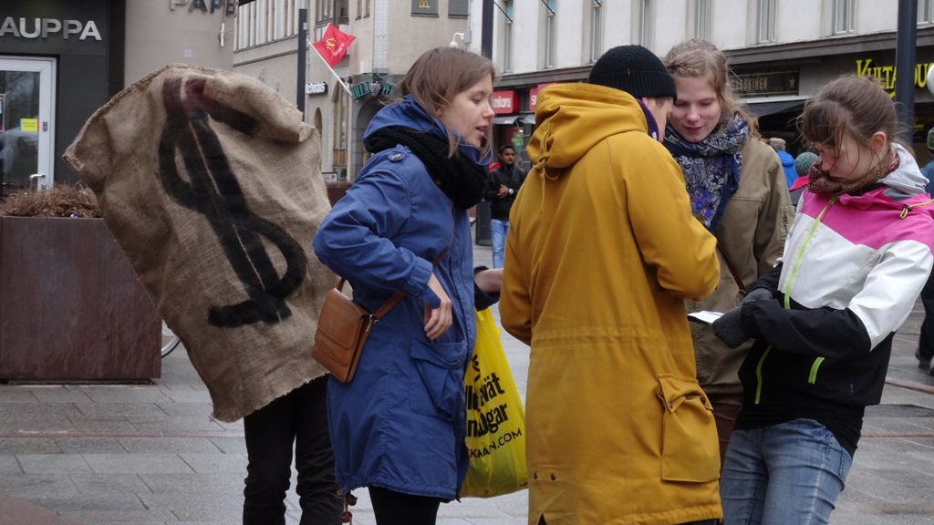 Changemakerin kampanjatempaus Oulussa 13.4.2014.