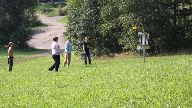 Frisbeegolfia tiimin strategiaviikonlopussa elokuussa 2011