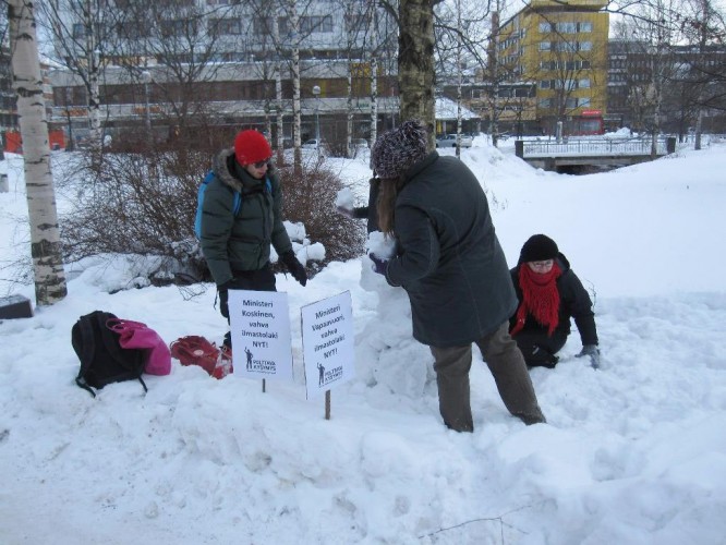Oulun Changemakerin lumiukkotempaus 12.2.2013