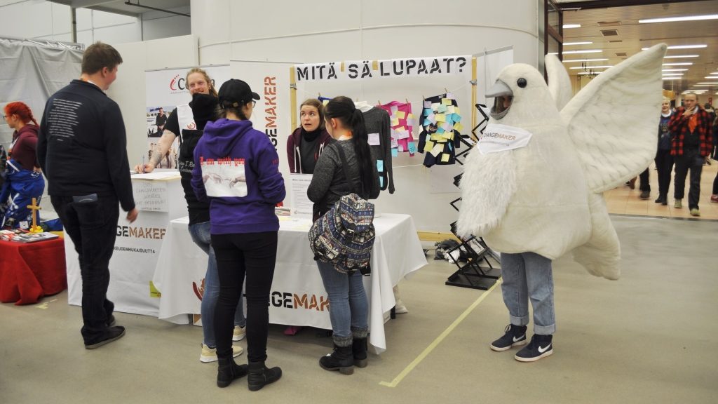 Hei, kuka täällä photobombaa!