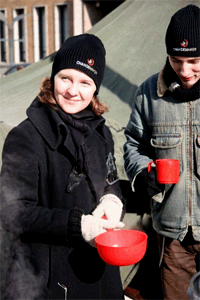 Maailmanmuuttajia 2 euron kampanjassa keväällä 2005