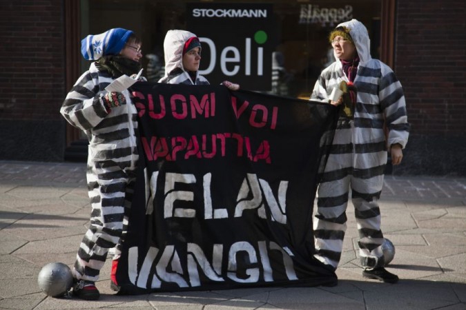 Velan vangit -kampanjatempaus Helsingissä huhtikuussa 2011